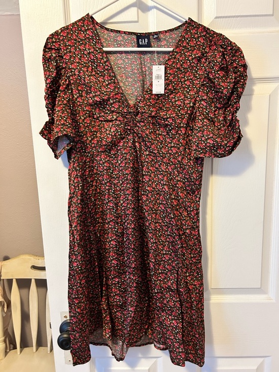 GAP Dresses & Skirts - GAP Black Mini Dress with Red and Pink Floral